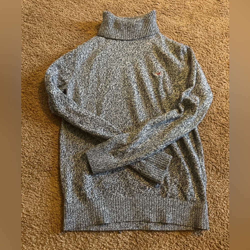 Hollister sweater